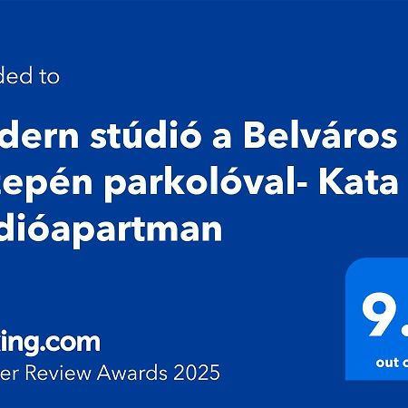 Modern Studio A Belvaros Koezepen Parkoloval- Kata Studioapartman Győr Zewnętrze zdjęcie
