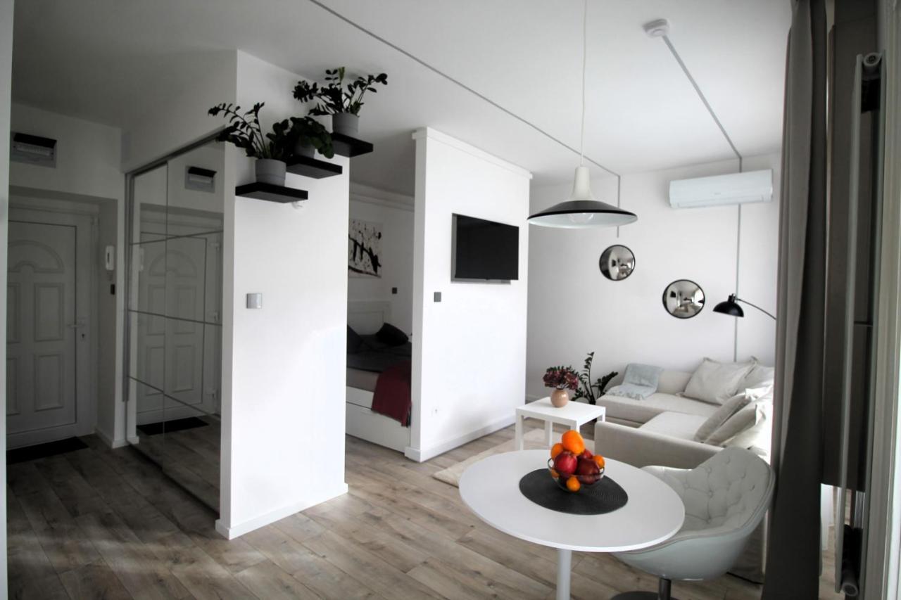 Modern Studio A Belvaros Koezepen Parkoloval- Kata Studioapartman Győr Zewnętrze zdjęcie